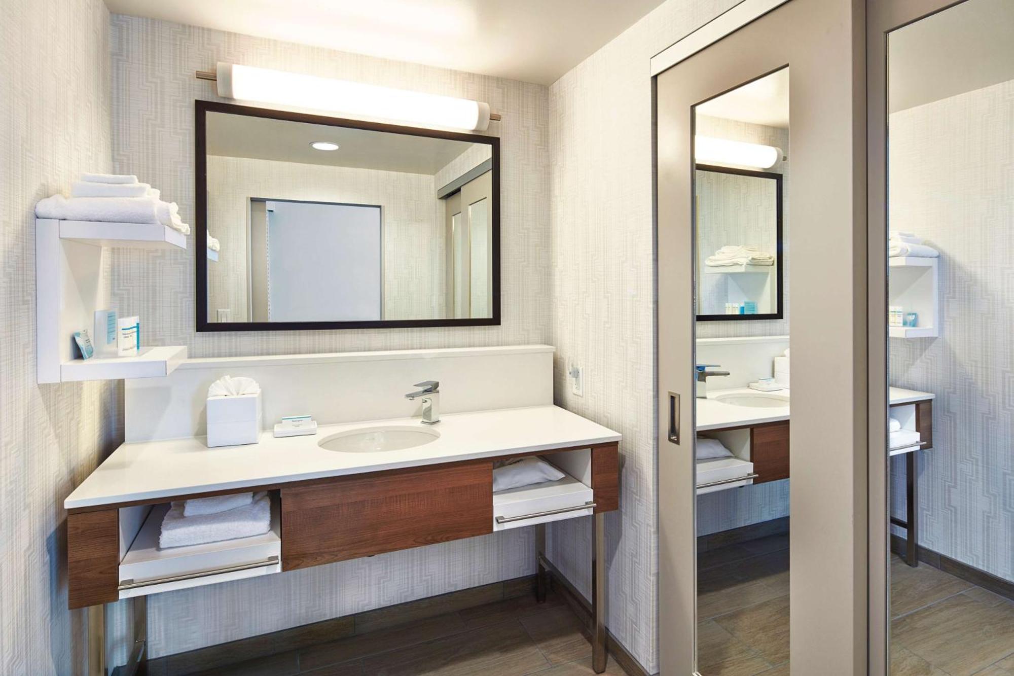 Hampton Inn & Suites Sacramento At Csus Экстерьер фото